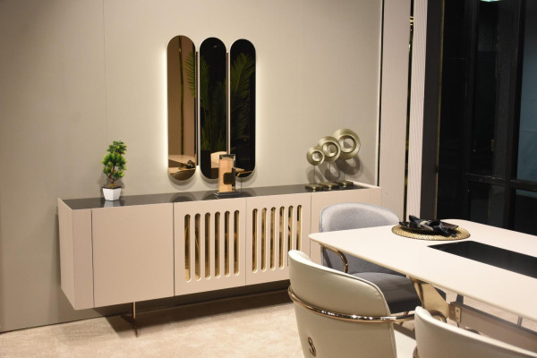 Luxuriöse Esszimmer Set Esstisch + 6x Stühle + Sideboard mit Spiegel