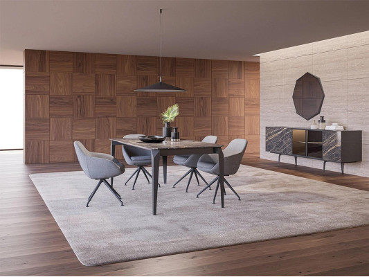 Luxus Esszimmer Komplett Esstisch 4x Stühle Einrichtung Sideboard mit Spiegel