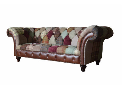 Farbenfrohes Designer-Sofa im Chesterfield-Design mit drei Sitzplätzen