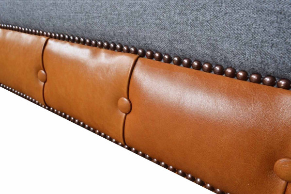 Luxuriöses Kunstledersofa im Chesterfield 3 Sitzer Sofa Design mit drei Sitzplätzen