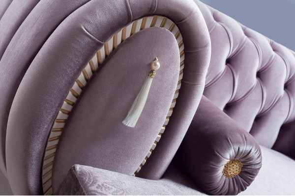 Lila Chesterfield Dreisitzer Designer 3-Sitzer Polstercouchen Holzgestell