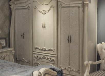 Klassischer Antik Stil Kleiderschrank Schrank Holz Garderobe Schlafzimmer Barock