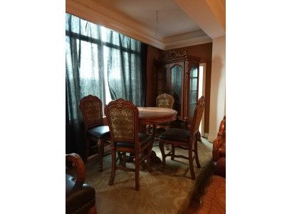 Runder Esszimmer + 4 Stühle Stuhl Set Deko Garnitur Rund Tisch Holz Tische