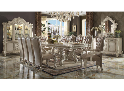 Klassische Esszimmergarnitur in Altweiß Großer Esstisch mit Chesterfield Stühlen