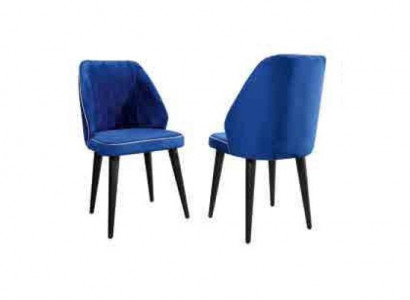 Kompakter, weicher Holzhocker auf schwarzen Beinen für Esszimmer