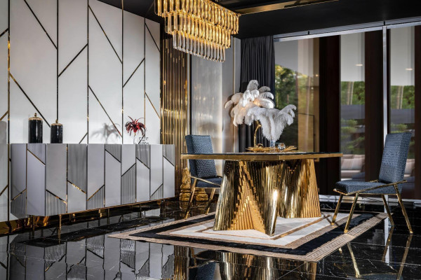 Esszimmer Set Esstisch 4x Stühle und Anrichte mit Spiegel Möbel Neu