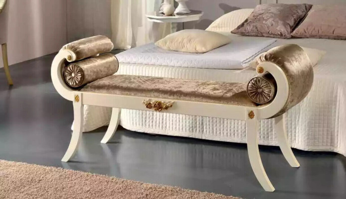Klassische Beige Polsterbank Sitzbänke Sitzmöbel Designer Holzmöbel