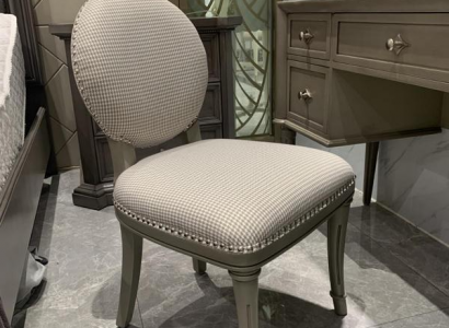 Esszimmer Holz Möbel Stühle Luxus Design Polster Stuhl Sitzmöbel grau Holzstuhl