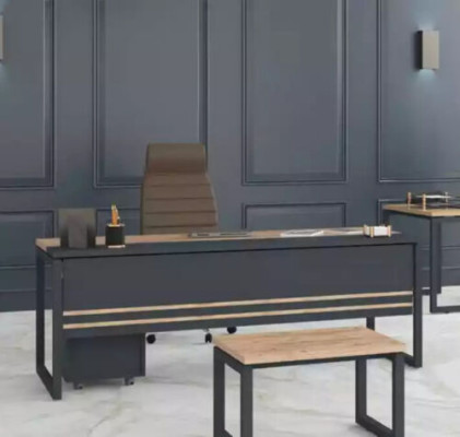 Büromöbel Schreibtisch Arbeitszimmer Braun Tisch Neu Design Tische