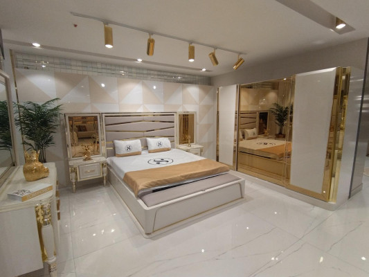 Modern Schlafzimmer Set Bett 2x Nachttische Kommode mit Spiegel Schrank Neu