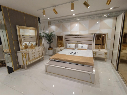 Schlafzimmer Set Komplett Bett + 2x Nachttische Kommode mit Spiegel Modern Neu