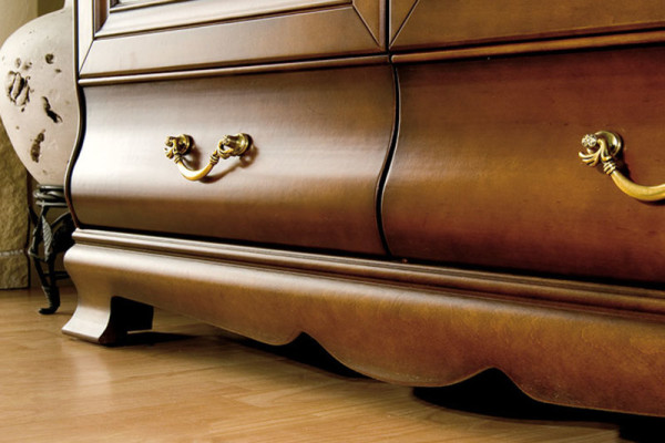 Klassische Kommode Beistellschrank Koffer Bock Truhenschrank Hocker