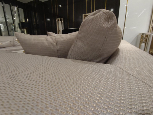 Modern Sofagarnitur 3+3+1+1 Sitzer + Couchtisch Sofa Sessel Luxus Set 5tlg. Neu