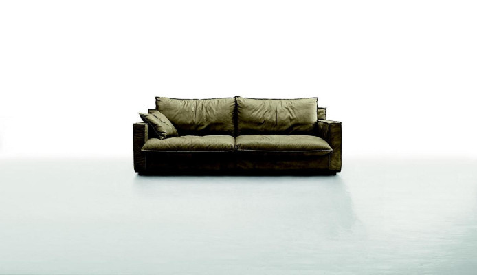 Dreisitzer Luxus Sofa 3 Sitz Sofas Sitz Leder Design Couch Möbel Stil Prianera