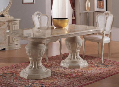 Luxuriöser ovaler Esstisch: Exklusive Design-Möbel aus italienischem Holz