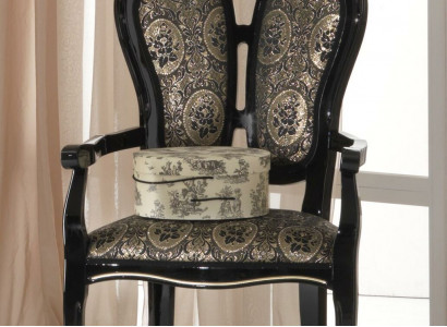 Holz Stuhl Esszimmerstuhl Designer Textil Königliche Stühle Sessel Italien Möbel