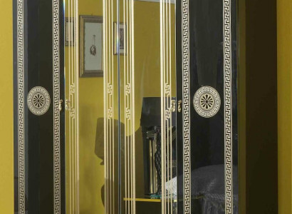 Schrank Edler Kleiderschrank Made in Italy Klassische Schränke Schlafzimmer