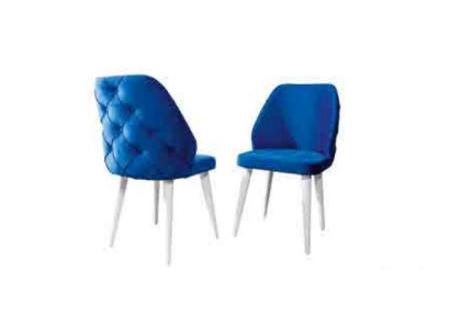 Hölzerne gepolsterte Stuhl blau zurück Chesterfield auf weißen Beinen  Esszimmer