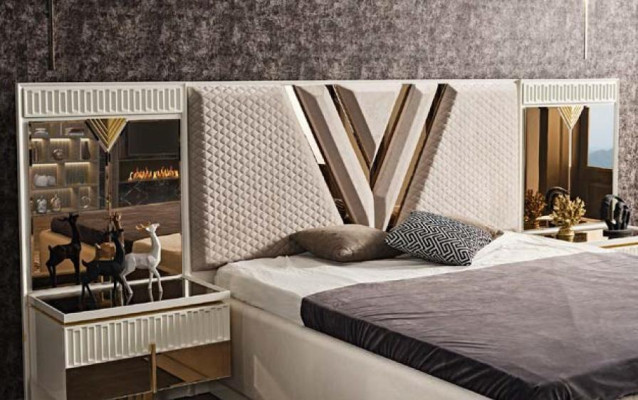 Schlafzimmer 4 tlg.Set Polster Bett 2x Nachttische Kleiderschrank Luxus