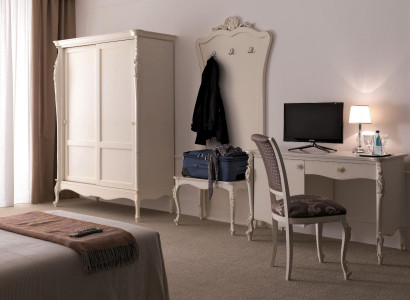 Klassisch Schlafzimmer Komplett Set Hocker Schreibtisch Kleiderschrank 5 tlg.