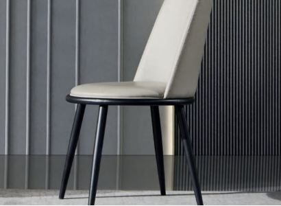 Esszimmermöbel Stilvoller Stuhl Luxus Polster Designer Holz Einsitzer