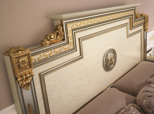 Bett + 2x Nachttisch 3 tlg. Schlafzimmer Set Designer Luxus Schlafzimmer Barock