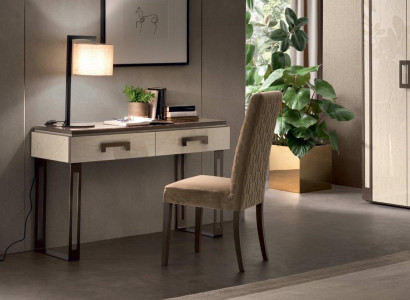 Design Schreibtisch Luxus Büro Möbel Tisch Schreibtische Italienische Tische Neu