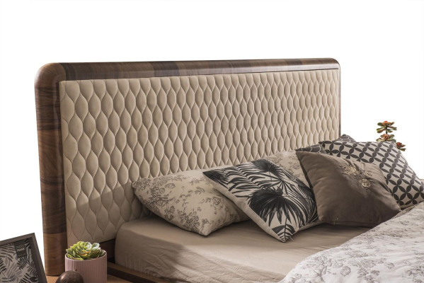 Schlafzimmer Möbel Luxus Designer Bett 2x Nachttischer Doppelbett 3tlg