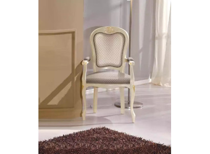 Luxussessel mit weißer Polsterung und Armlehnen für das Wohnzimmer