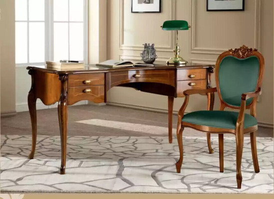Klassische braune Büromöbel aus Holz Tisch Stühle Bücherregal