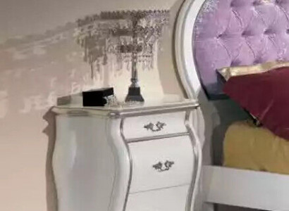 Nachttisch mit 3 Schubladen Holzschrank Design klassisch Neu