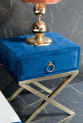 Saphirblaues Designer-Bett mit Nachttischen auf vergoldeten Stahlbeinen