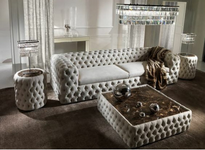 Klassische Dreisitzer Couch Wohnzimmer Polster Sofa 3 Sitzer Ledersofa 240cm Neu