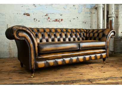 Edler Chesterfield Brauner Dreisitzer Luxus Polster Couchen Designer Sofas