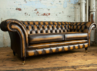 Edler Chesterfield Brauner Dreisitzer Luxus Polster Couchen Designer Sofas