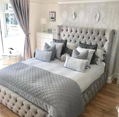 Großes Stoff Bett Chesterfield Design Gepolsterte Textil Designer Doppelbetten