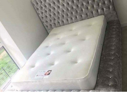 Klassischer Englischer Stil Bett Doppel Textil Chesterfield Betten 160x200cm Neu