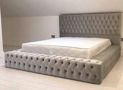 Chesterfield Big Bett Großer Kopfteil Betten Polster Hotel Samt Grau Stoff Ohren