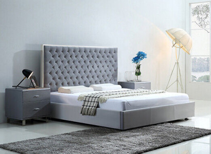 Großes stilvolles Chesterfield graues Doppelbett Textil Betten Luxus Design