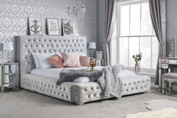 Graues Chesterfield Bett mit hohem Kopfteil Designer Doppelbett