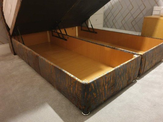 Chesterfield Bett Design Schlafzimmer Englisches Betten 180x200cm Textil Polster