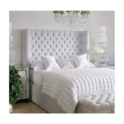 Chesterfield Design Bett Schlafzimmer Textil Leder Samt Polster Hotel Betten