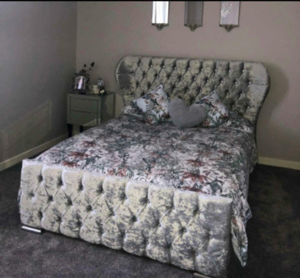 Chesterfield Design Samt Bett Luxus Textil Betten Schlafzimmer Doppel 200x200cm