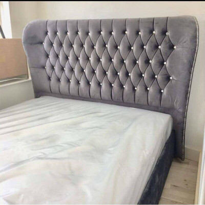 Chesterfield Design Bett Textil Leder Samt Polster Hotel Betten Schlafzimmer