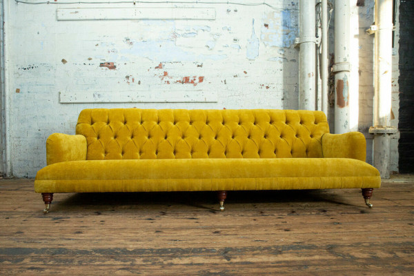 Klassische Chesterfield Sofa 4 Sitzer Sofas Couchen Leder Gelb Design Polster
