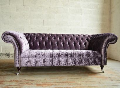 Stilvoller Lila Chesterfield Dreisitzer Luxus Wohnzimmer 3-er Couch