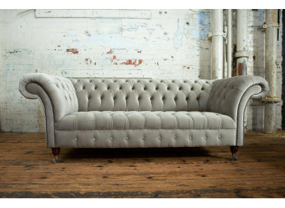 Stilvoller hellgrauer Chesterfield Dreisitzer Luxus Wohnzimmer 3-Sitzer