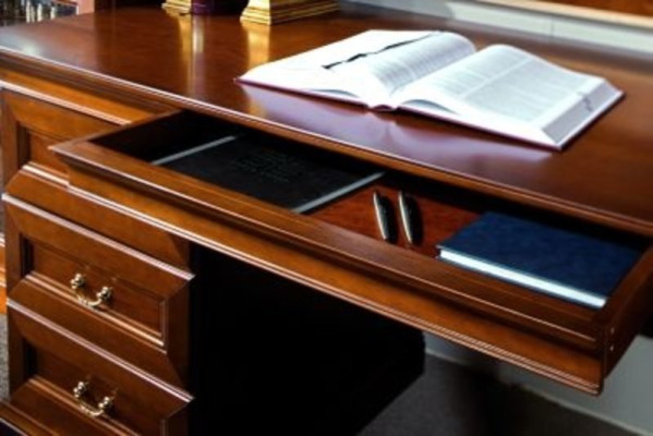 Klassische Schreibtisch Büromöbel Tisch Büro Chef Schreibtische Echtholz BA-Sc2