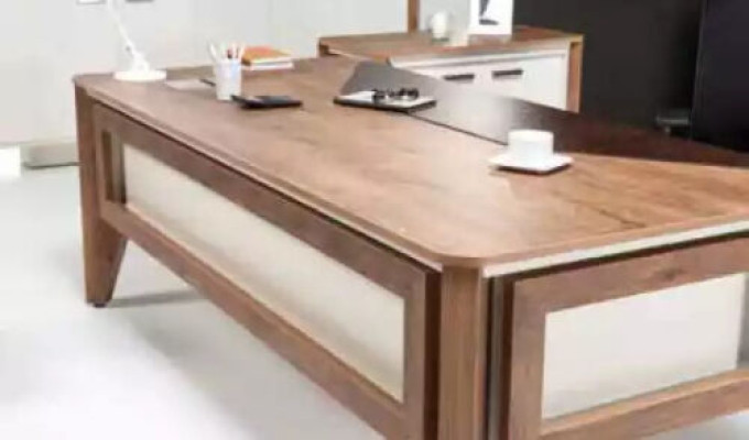 Luxus Schreibtisch Tisch Möbel Eckschreibtisch Tische Büromöbel Holztisch