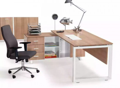 Ecktisch aus Holz braun Exklusive moderne Büromöbel im Arbeitszimmer